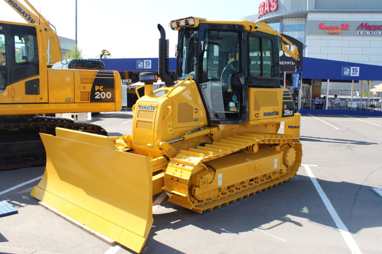 Бульдозер Komatsu D39EX-22 Бульдозер Komatsu D39EX-22