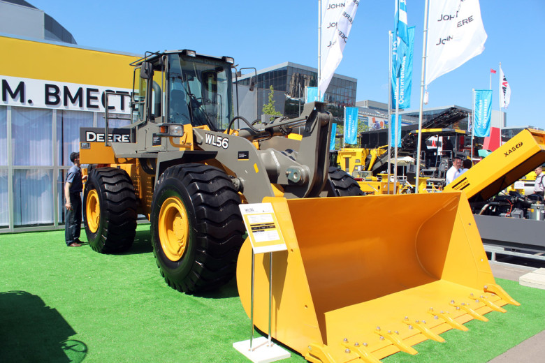 Фото John Deere WL56 на выставке СТТ 2015 Фото John Deere WL56 на выставке СТТ 2015