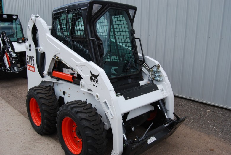 Мини-погрузчик Bobcat S185 Мини-погрузчик Bobcat S185