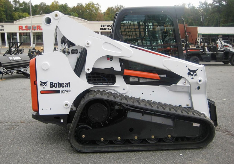 Гусеничный мини-погрузчик Bobcat T770 Гусеничный мини-погрузчик Bobcat T770