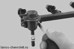 снятие регулятора давления топлива