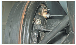 snyatie-datchika-skor-zad-almera-6.jpg