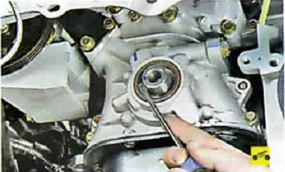 Nissan Almera Classic. ЗАМЕНА ДЕТАЛЕЙ УПЛОТНЕНИЯ ДВИГАТЕЛЯ. ЗАМЕНА ПЕРЕДНЕГО САЛЬНИКА КОЛЕНЧАТОГО ВАЛА