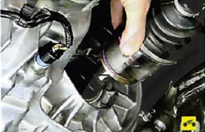 Nissan Almera Classic. ПРИВОДЫ ПЕРЕДНИХ КОЛЕС. СНЯТИЕ И УСТАНОВКА ПРИВОДОВ ПЕРЕДНИХ КОЛЕС