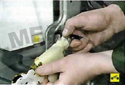 Nissan Almera Classic. ДВЕРИ. ЗАМЕНА ЗАМКА ПЕРЕДНЕЙ ДВЕРИ