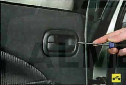Nissan Almera Classic. ДВЕРИ. СНЯТИЕ И УСТАНОВКА ОБИВКИ ЗАДНЕЙ ДВЕРИ