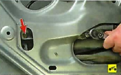 Nissan Almera Classic. ДВЕРИ. ЗАМЕНА ОПУСКНОГО СТЕКЛА ЗАДНЕЙ ДВЕРИ