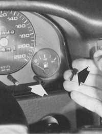 18.6 Индикатор количества топлива Audi 80